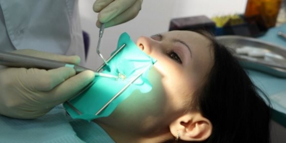Doentes com cancro de cabeça e do pescoço reclamam apoio para próteses no SNS
