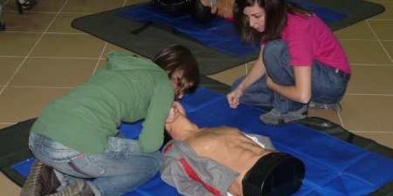 150 crianças aprendem a salvar vidas