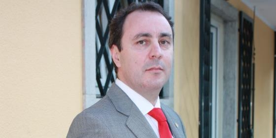 Bastonário diz que falta de profissionais contribui para “entupir” urgências