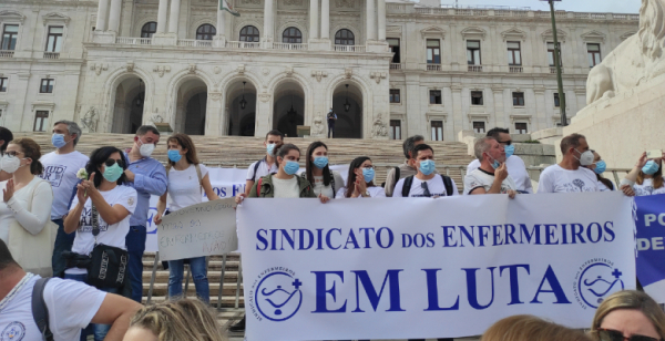 SE insatisfeito com decreto da avaliação de desempenho por "discriminar enfermeiros promovidos a especialistas entre 2005 e 2010"